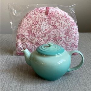 NWT💜💜💜Tea Cozy